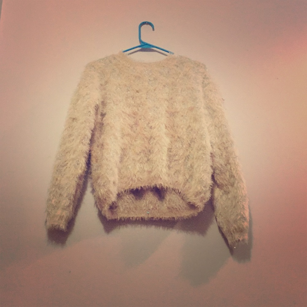 Pinkish white sweater